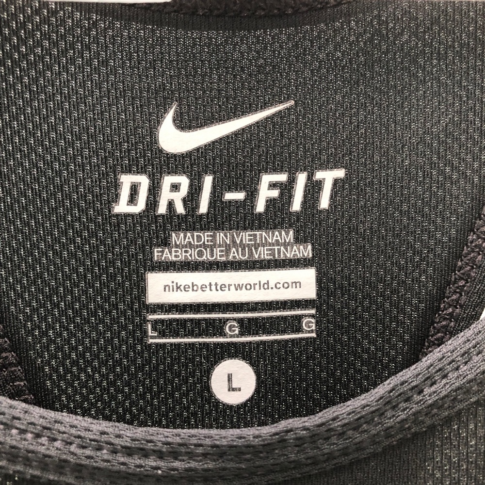 NIKE DRI-FIT Reflective Mesh Back Vent Scoop Neck Tagless Athletic Tank Top NEW! - Picture 4 of 10